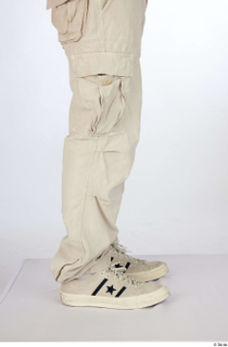 Lyle beige cargo pants beige sneakers calf casual dressed 0007.jpg